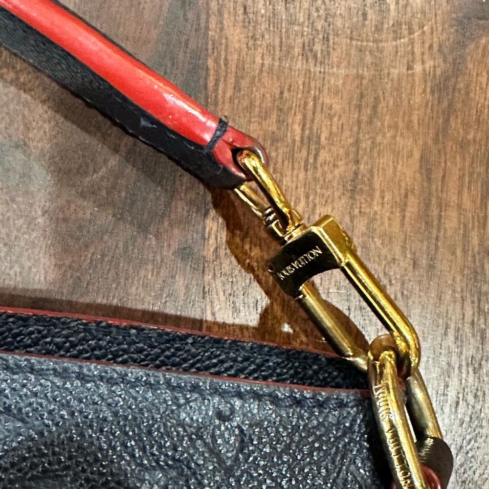 ❌❌SOLD❌❌🅰️ Gorgeous LV Melie Hobo - Picture 14 of 16